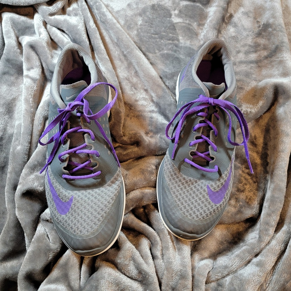 Nike Flex Run Crosstrainers Womens 9 Grey‎ Purple Good Athletic Running Shoes
